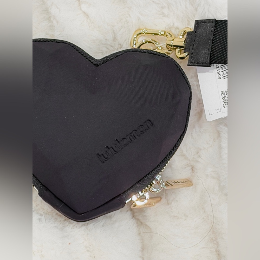 NWT LULULEMON HEART WRISTLET BLACK GOLD - Picture 8 of 9